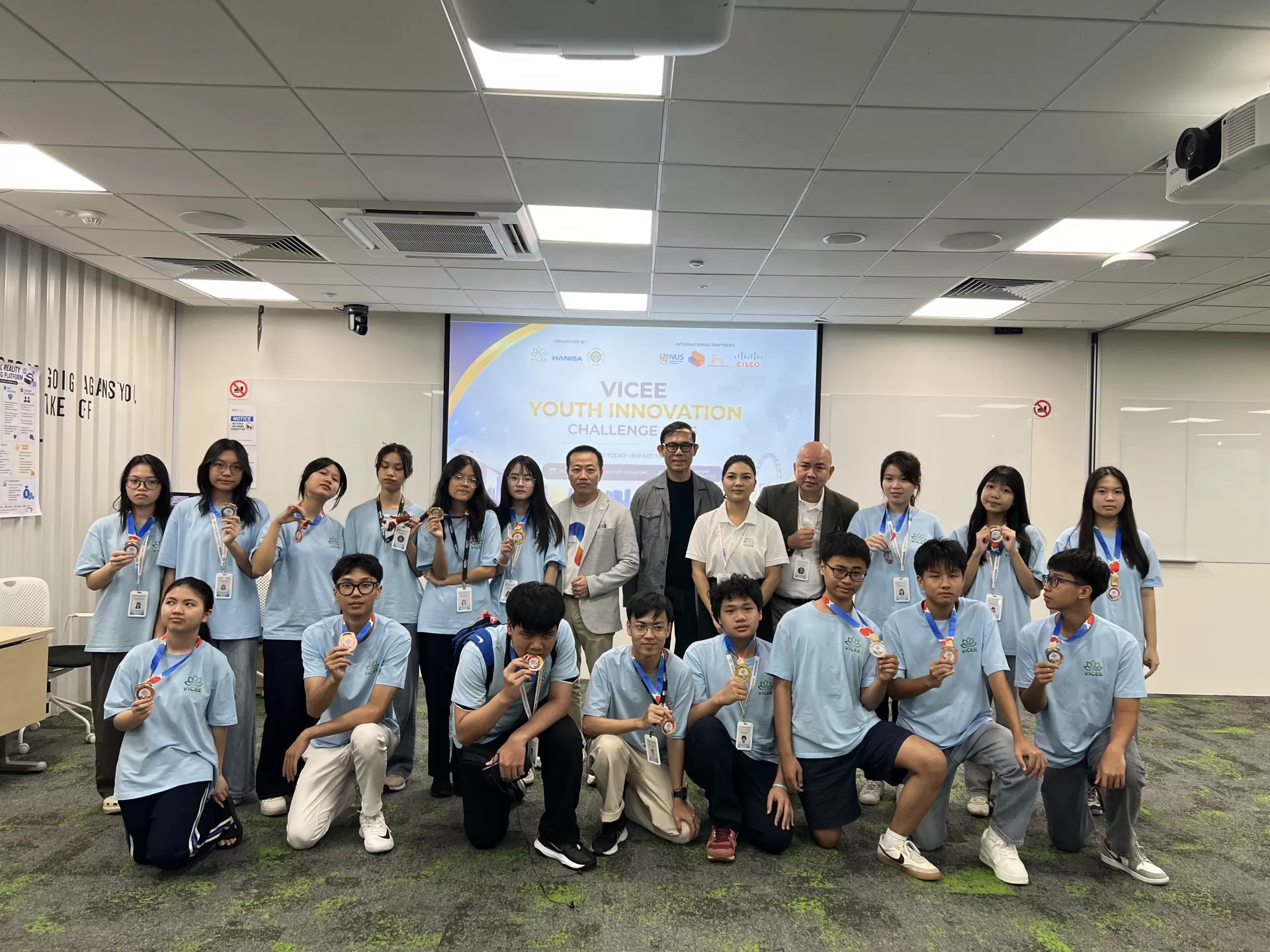 Bùng Nổ Sáng Tạo Tại VICEE Youth Innovation Challenge 2026 – Singapore: Tự Hào Vinh Danh Các Tài Năng Trẻ!