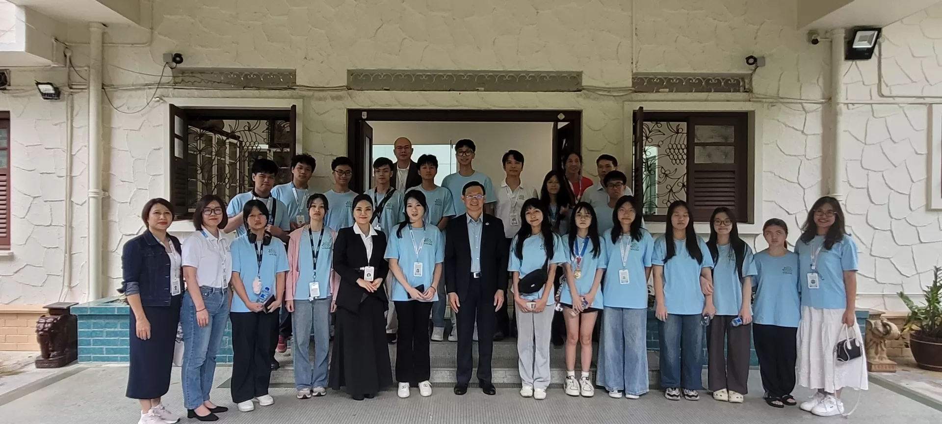 Tự Hào Khát Vọng Việt: Đoàn VICEE Vinh Dự Giao Lưu Cùng Đại Sứ Quán Việt Nam Tại Singapore