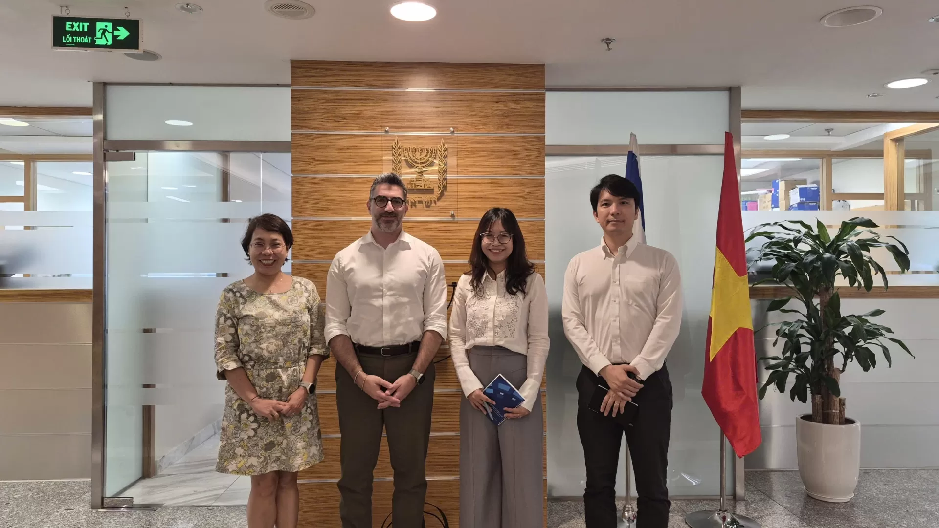 VICEE GẶP GỠ VÀ TRAO ĐỔI HỢP TÁC VỚI ĐẠI SỨ QUÁN ISRAEL VỀ THÚC ĐẨY ĐỔI MỚI SÁNG TẠO VÀ KHỞI NGHIỆP THANH THIẾU NIÊN